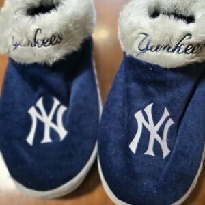 NY YANKEES slippers XL & scarf